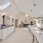 8 Bedroom Stunning In Tatil Evi Vejby
