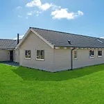 8 Bedroom Stunning In