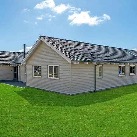 8 Bedroom Stunning In