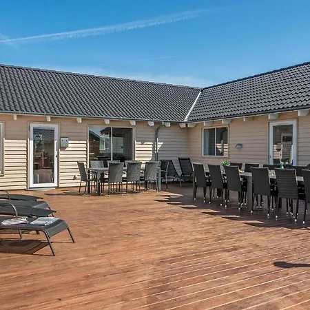 8 Bedroom Stunning In