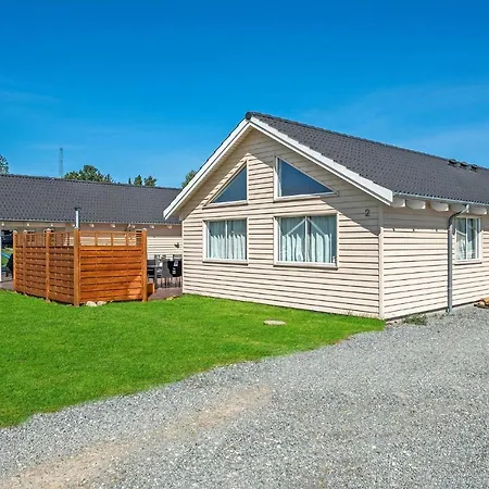 Semesterbostad 8 Bedroom Stunning In