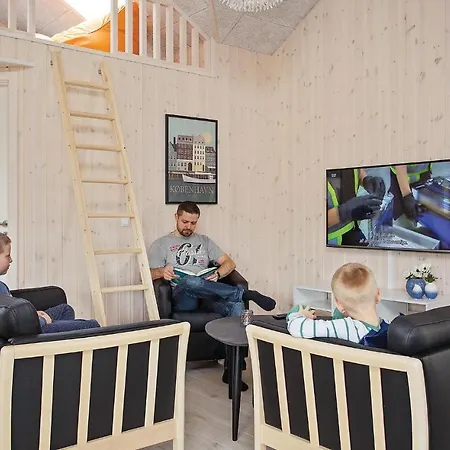 8 Bedroom Stunning In Holiday home Vejby