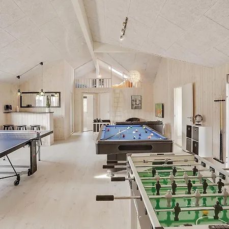 8 Bedroom Stunning In *