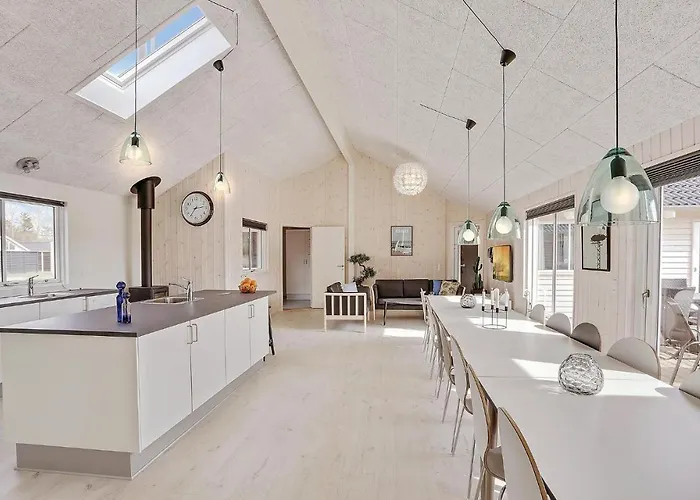 8 Bedroom Stunning In Tatil Evi Vejby