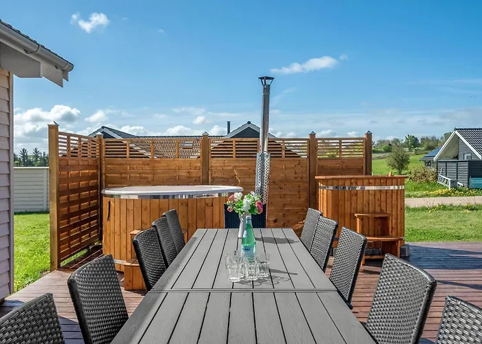 8 Bedroom Stunning In
